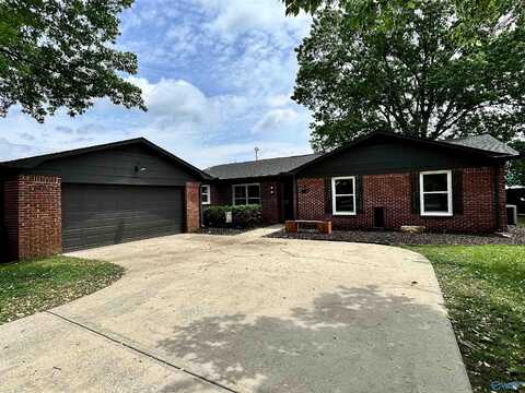 2704 Mctavish Avenue SW, Decatur, AL 35603