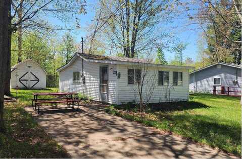 4226 Southwood, Harrison, MI 48625
