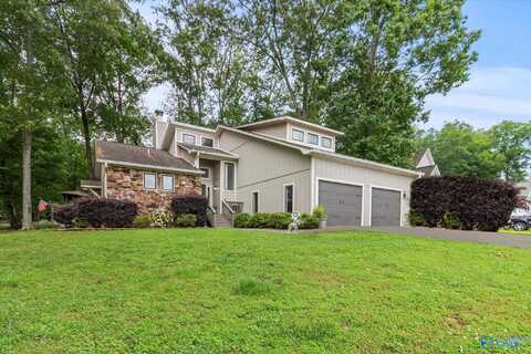 251 Riverbend Circle, Guntersville, AL 35976