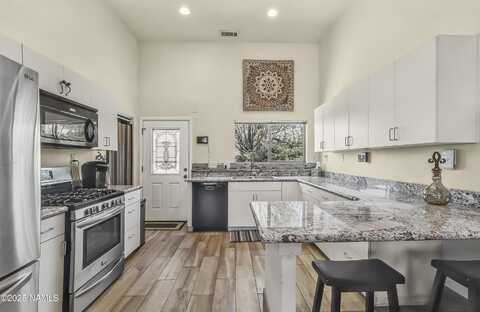 8841 E Rolling Thunder Drive, Flagstaff, AZ 86004