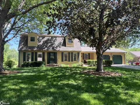 1221 Glenview Circle, Fairfield, IA 52556