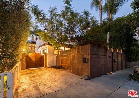 667 Santa Clara Ave, Venice, CA 90291