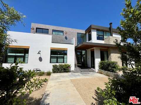 3452 Grand View Blvd, Los Angeles, CA 90066