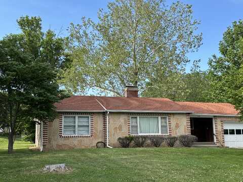 514 5th St Terr, Carrollton, MO 64633