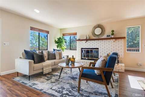 29071 Lassen Dr, Lake Arrowhead, CA 92352