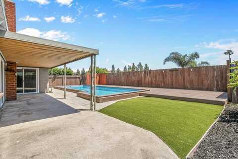 12443 Danes Road, Poway, CA 92064