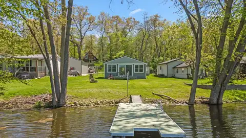 3035 S Wolf Drive, Pleasant Lake, IN 46779