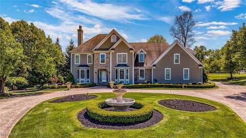 915 Creek View Drive, Aurora, OH 44202