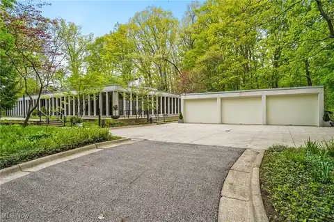 3210 N Dover Road, Silver Lake, OH 44224