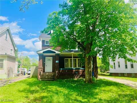 3439 East Boulevard, Cleveland, OH 44104