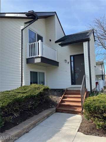 9036 Portage Pointe Drive, Streetsboro, OH 44241