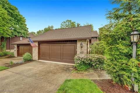 33 Brandon Place, Rocky River, OH 44116