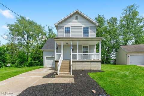 380 Maryknoll Avenue, Campbell, OH 44405