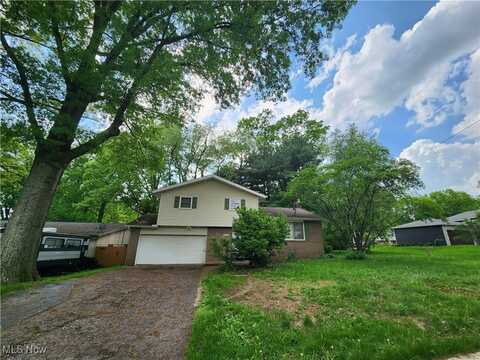 3032 Englewood Drive, Stow, OH 44224