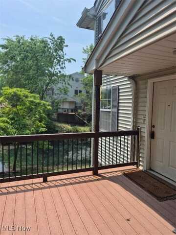 2004 Stoney Run Circle, Broadview Heights, OH 44147