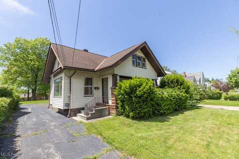 1368 Irene Road, Lyndhurst, OH 44124