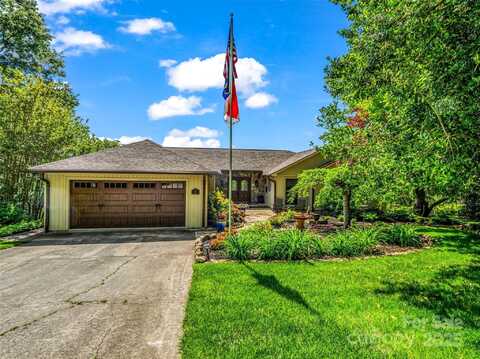 11 Bannerwood Drive, Horse Shoe, NC 28742