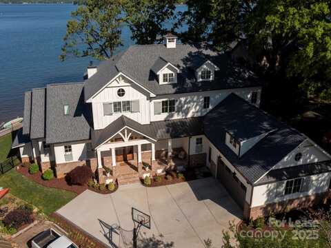 21449 Country Club Drive, Cornelius, NC 28031