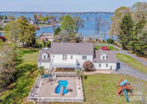 4907 White Oak Lane, Denver, NC 28037