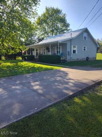 297 Hales Landing, Elizabeth, WV 26143
