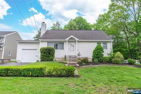 25 Pequannock Avenue, Pequannock, NJ 07440