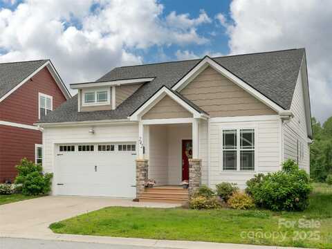 242 Leyland Circle, Hendersonville, NC 28792
