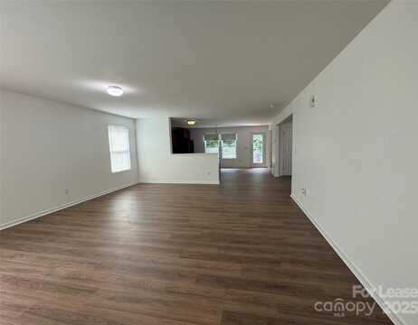 1515 Kellys Landing Drive, Mount Holly, NC 28120