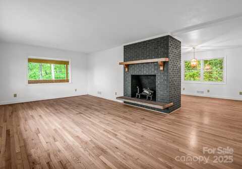 200 Little Wings Mountain Road, Columbus, NC 28722