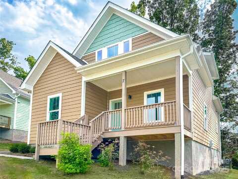 7 Berry Crest Lane, Arden, NC 28704