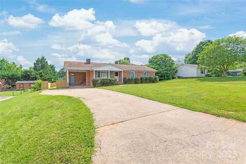 405 W Ormand Avenue, Bessemer City, NC 28016