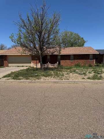2112 Jonquil Park Drive, Clovis, NM 88101