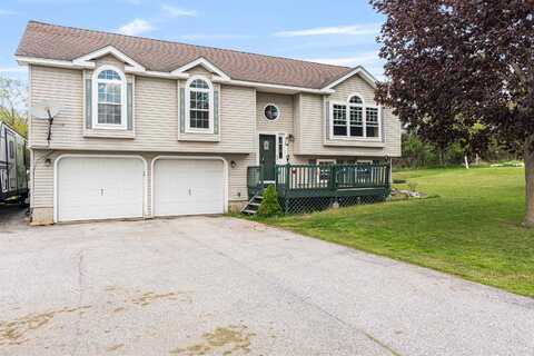9 Tanglewood Drive, Saint Albans, VT 05478