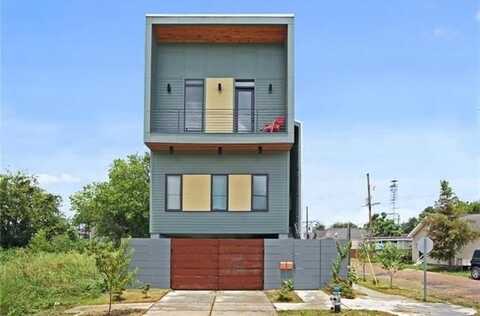2601 S ROCHEBLAVE Street, New Orleans, LA 70125
