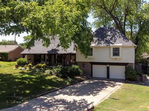 1811 Wayland Court, Bartlesville, OK 74006