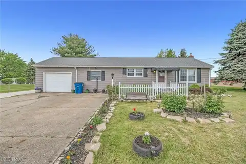 6395 Easton Street NE, Louisville, OH 44641