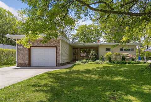 2530 Belvoir Boulevard, Cleveland, OH 44121