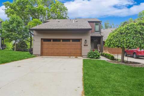 4918 West Park Drive, West Des Moines, IA 50266
