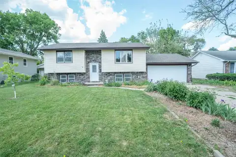 705 W Benton Street, Winterset, IA 50273