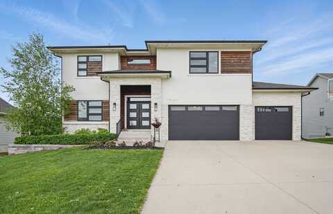 16202 Brookview Drive, Urbandale, IA 50323