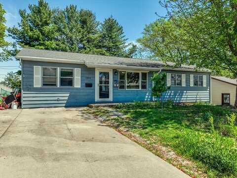 2584 Glenview, Dubuque, IA 52001