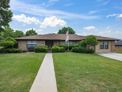 402 Brookview Drive, Decatur, TX 76234