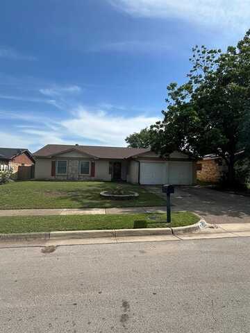 116 Volunteer Drive, Arlington, TX 76014