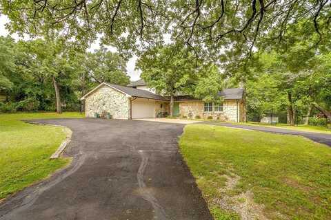 132 S Briaroaks Road, Burleson, TX 76028