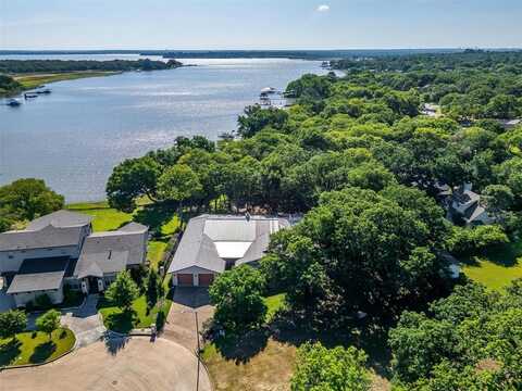 201 Familia Court, Azle, TX 76020
