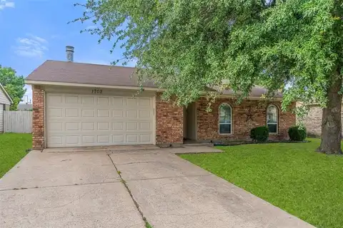 1702 Santa Fe Trail, Grand Prairie, TX 75052
