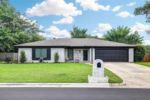 7824 Daniel Drive, North Richland Hills, TX 76182