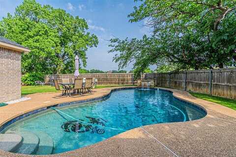 738 Laramie Drive, Lewisville, TX 75077