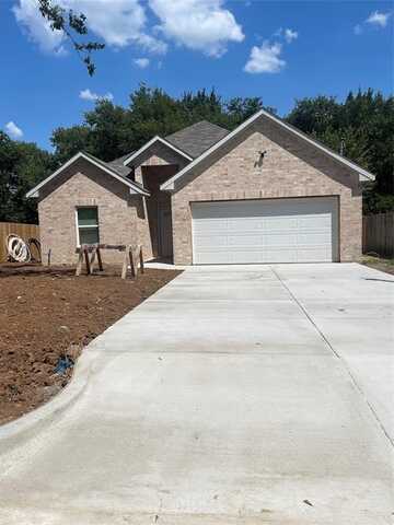 2006 Throckmorton Street, Gainesville, TX 76240