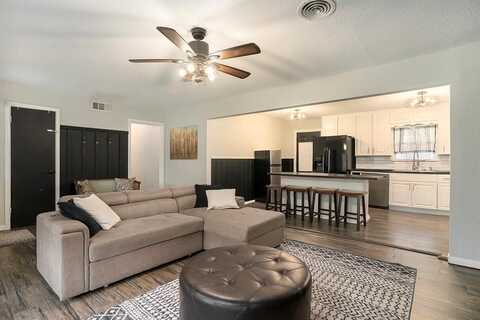 6716 John Drive, Richland Hills, TX 76118