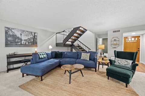 10607 Hillpoint Drive, Dallas, TX 75238
